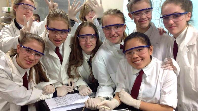 Picture of a group of students in a science lab